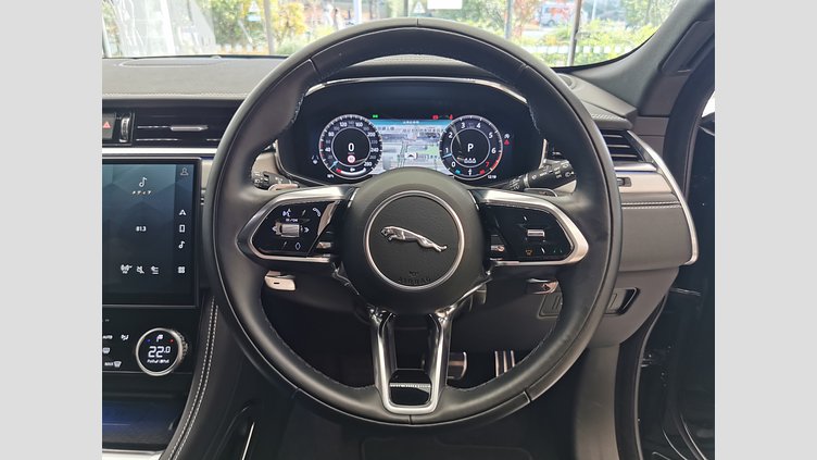 2024 認定中古車 Jaguar F-Pace サントリーニブラック P250 AWD（オートマチック） R-DYNAMIC SE