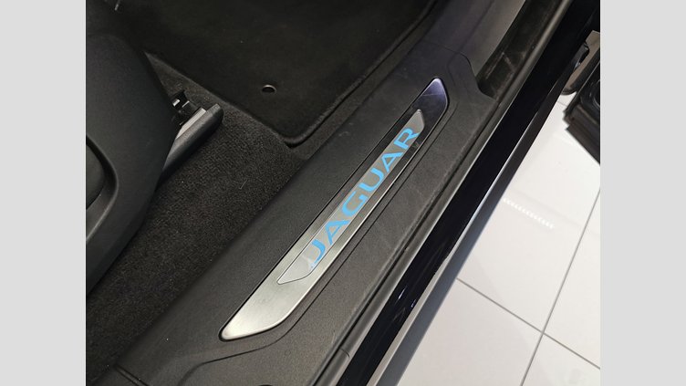 2024 認定中古車 Jaguar F-Pace サントリーニブラック P250 AWD（オートマチック） R-DYNAMIC SE