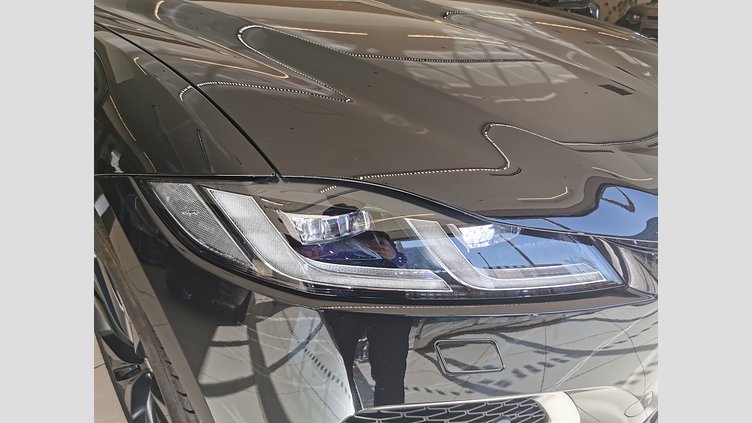 2024 認定中古車 Jaguar F-Pace サントリーニブラック P250 AWD（オートマチック） R-DYNAMIC SE