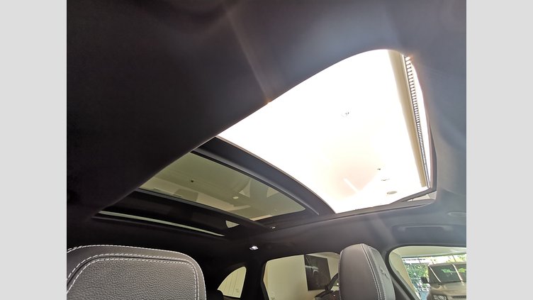 2024 認定中古車 Jaguar F-Pace サントリーニブラック P250 AWD（オートマチック） R-DYNAMIC SE