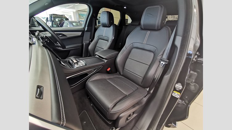 2024 認定中古車 Jaguar F-Pace サントリーニブラック P250 AWD（オートマチック） R-DYNAMIC SE