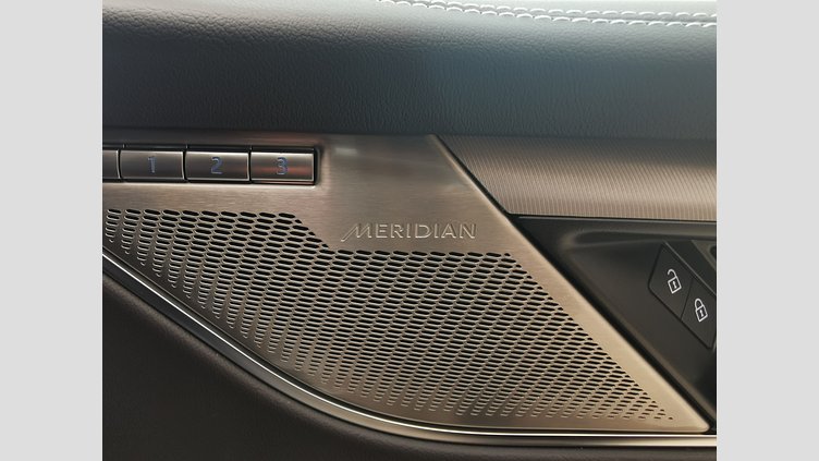 2024 認定中古車 Jaguar F-Pace サントリーニブラック P250 AWD（オートマチック） R-DYNAMIC SE