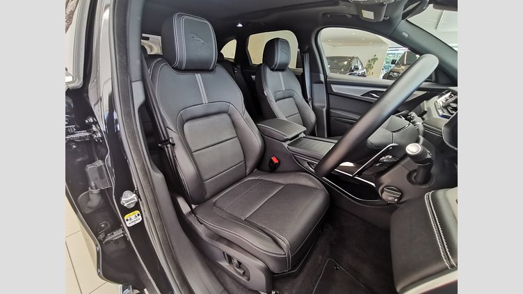 2024 認定中古車 Jaguar F-Pace サントリーニブラック P250 AWD（オートマチック） R-DYNAMIC SE