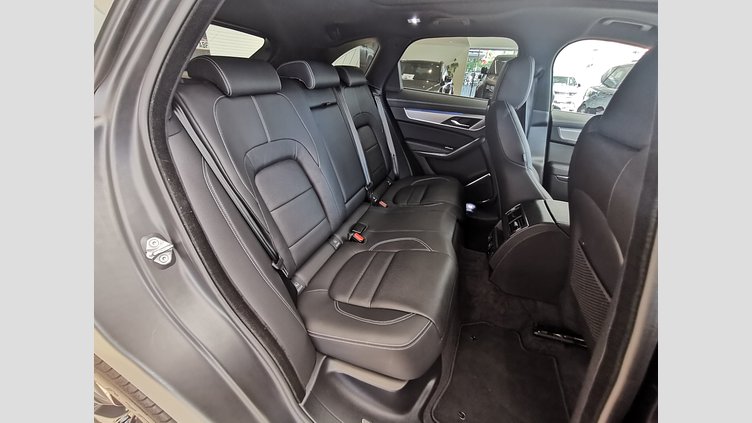 2024 認定中古車 Jaguar F-Pace サントリーニブラック P250 AWD（オートマチック） R-DYNAMIC SE