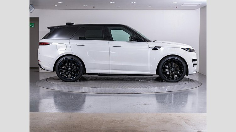 2024 認定中古車 Land Rover Range Rover Sport オストゥーニパールホワイト P550eプラグインハイブリッド（ガソリン） スタンダードホイールベース Dynamic SE