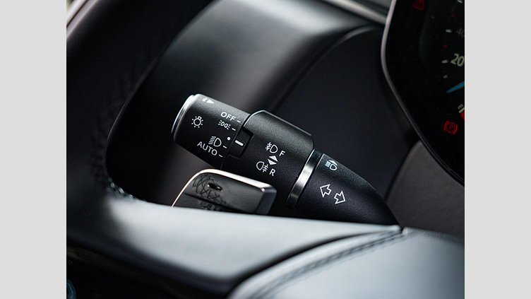 2024 認定中古車 Land Rover Range Rover Sport オストゥーニパールホワイト P550eプラグインハイブリッド（ガソリン） スタンダードホイールベース Dynamic SE