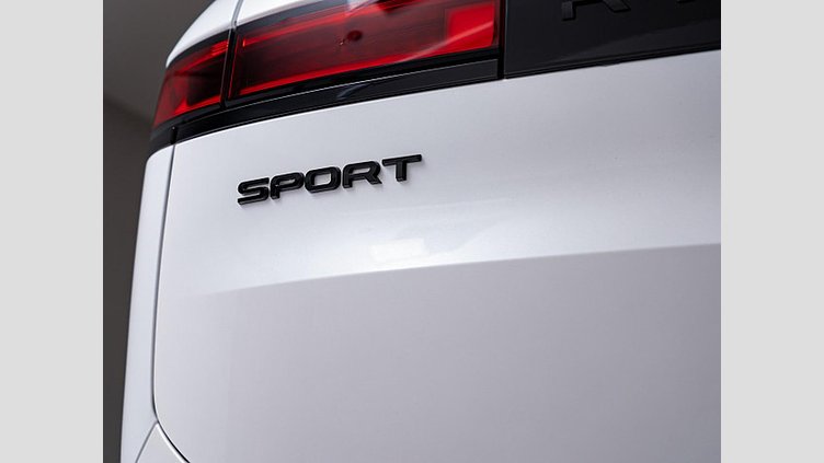 2024 認定中古車 Land Rover Range Rover Sport オストゥーニパールホワイト P550eプラグインハイブリッド（ガソリン） スタンダードホイールベース Dynamic SE