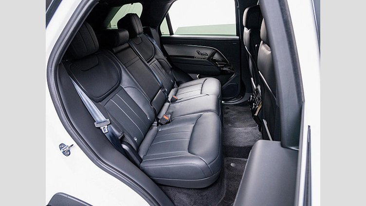 2024 認定中古車 Land Rover Range Rover Sport オストゥーニパールホワイト P550eプラグインハイブリッド（ガソリン） スタンダードホイールベース Dynamic SE