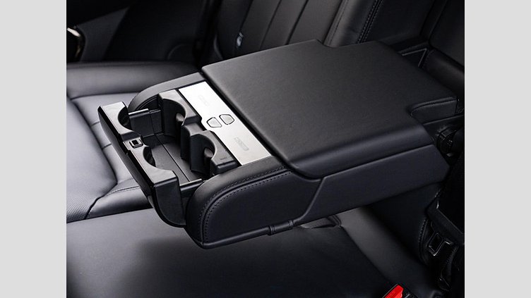 2024 認定中古車 Land Rover Range Rover Sport オストゥーニパールホワイト P550eプラグインハイブリッド（ガソリン） スタンダードホイールベース Dynamic SE