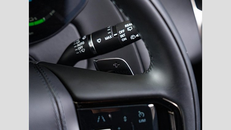 2024 認定中古車 Land Rover Range Rover Sport オストゥーニパールホワイト P550eプラグインハイブリッド（ガソリン） スタンダードホイールベース Dynamic SE