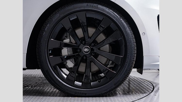 2024 認定中古車 Land Rover Range Rover Sport オストゥーニパールホワイト P550eプラグインハイブリッド（ガソリン） スタンダードホイールベース Dynamic SE