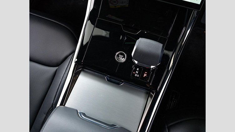 2024 認定中古車 Land Rover Range Rover Sport オストゥーニパールホワイト P550eプラグインハイブリッド（ガソリン） スタンダードホイールベース Dynamic SE