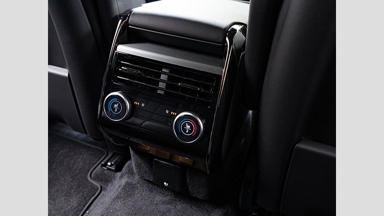 2024 認定中古車 Land Rover Range Rover Sport オストゥーニパールホワイト P550eプラグインハイブリッド（ガソリン） スタンダードホイールベース Dynamic SE