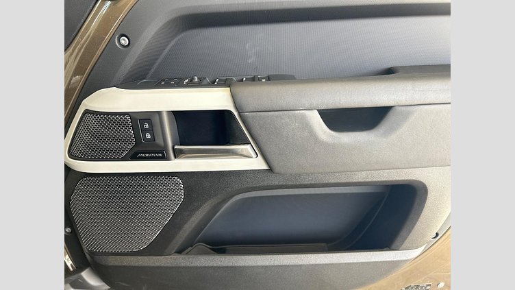 2023 認定中古車 Land Rover Defender 110 ゴンドワナストーン D300 AWD（AT） X-DYNAMIC HSE