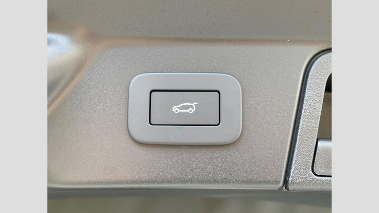 2024 認定中古車 Land Rover Range Rover Velar カルパチアングレイ P400eプラグインハイブリッド（ガソリン） スタンダードホイールベース Dynamic SE