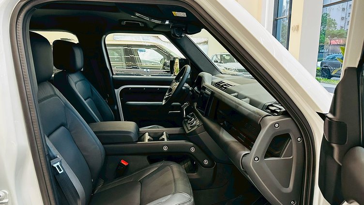 2025 新車 Land Rover Defender 110 Fuji White D300 X-Dynamic HSE