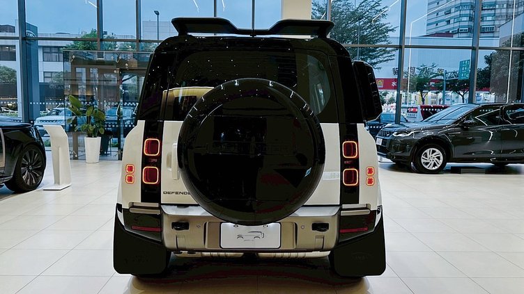 2025 新車 Land Rover Defender 110 Fuji White D300 X-Dynamic HSE
