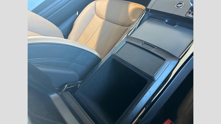 2024 認定中古車 Land Rover Range Rover Sport サントリーニブラック P550eプラグインハイブリッド（ガソリン） スタンダードホイールベース Dynamic SE