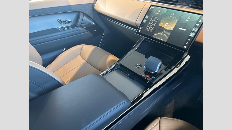 2024 認定中古車 Land Rover Range Rover Sport サントリーニブラック P550eプラグインハイブリッド（ガソリン） スタンダードホイールベース Dynamic SE