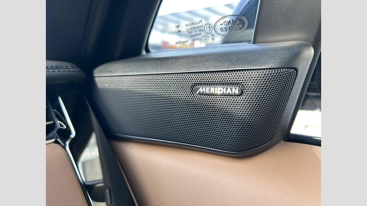 2024 認定中古車 Land Rover Range Rover Sport サントリーニブラック P550eプラグインハイブリッド（ガソリン） スタンダードホイールベース Dynamic SE