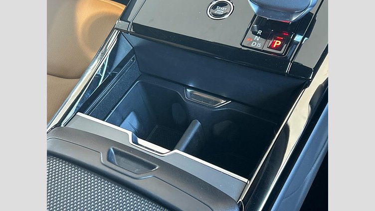 2024 認定中古車 Land Rover Range Rover Sport サントリーニブラック P550eプラグインハイブリッド（ガソリン） スタンダードホイールベース Dynamic SE