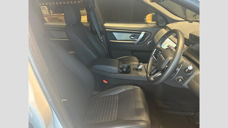 2024 認定中古車 Land Rover Discovery Sport フジホワイト プラグインハイブリッド（ガソリン） 標準ホイール Dynamic HSE