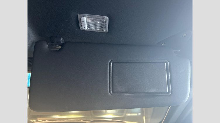 2024 認定中古車 Land Rover Discovery Sport フジホワイト プラグインハイブリッド（ガソリン） 標準ホイール Dynamic HSE