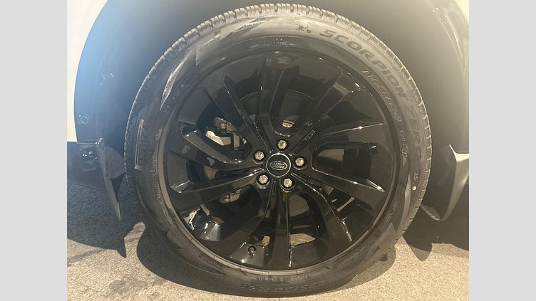 2024 認定中古車 Land Rover Discovery Sport フジホワイト プラグインハイブリッド（ガソリン） 標準ホイール Dynamic HSE