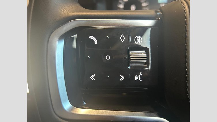 2024 認定中古車 Land Rover Discovery Sport フジホワイト プラグインハイブリッド（ガソリン） 標準ホイール Dynamic HSE