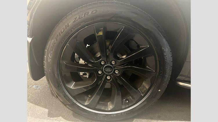 2024 認定中古車 Land Rover Discovery Sport フジホワイト プラグインハイブリッド（ガソリン） 標準ホイール Dynamic HSE