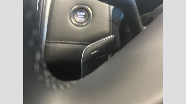 2024 認定中古車 Land Rover Discovery Sport フジホワイト プラグインハイブリッド（ガソリン） 標準ホイール Dynamic HSE