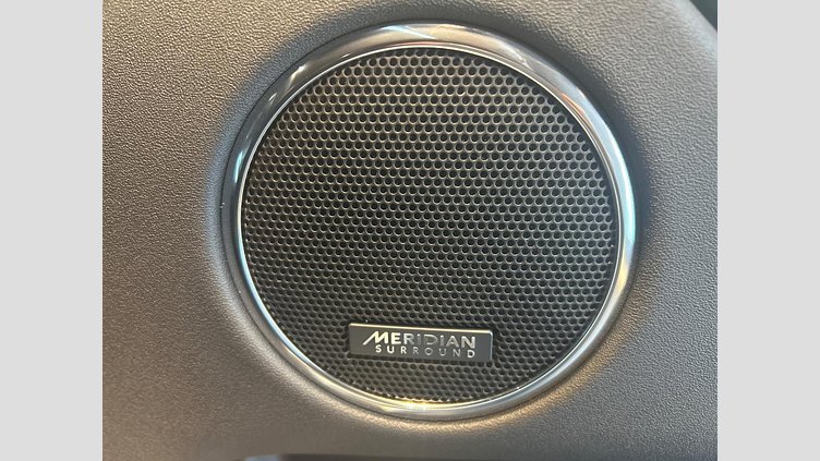 2024 認定中古車 Land Rover Discovery Sport フジホワイト プラグインハイブリッド（ガソリン） 標準ホイール Dynamic HSE