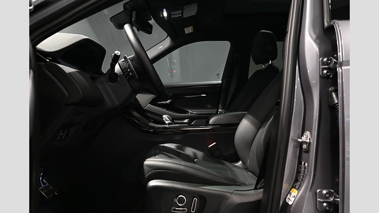 2024 Begagnad Land Rover Range Rover Evoque Eiger Grey AWD P300e Dynamic HSE