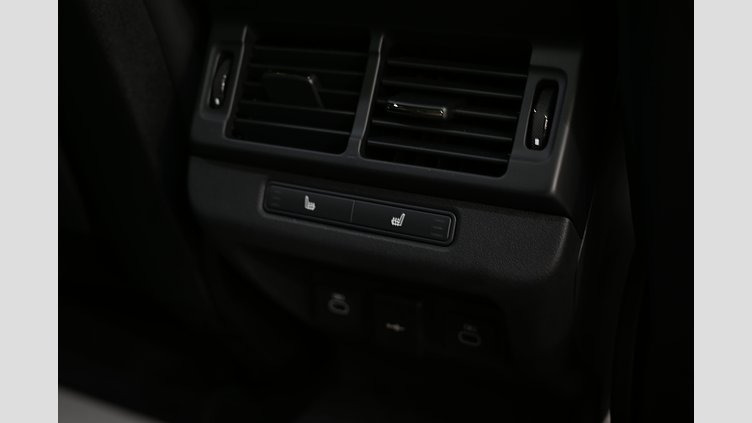 2024 Begagnad Land Rover Range Rover Evoque Eiger Grey AWD P300e Dynamic HSE