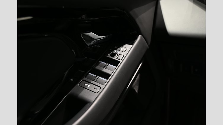 2024 Begagnad Land Rover Range Rover Evoque Eiger Grey AWD P300e Dynamic HSE