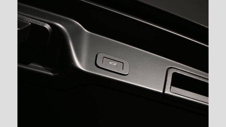 2024 Begagnad Land Rover Range Rover Evoque Eiger Grey AWD P300e Dynamic HSE