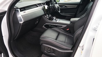 F-Pace 19
