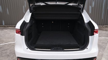 F-Pace 7