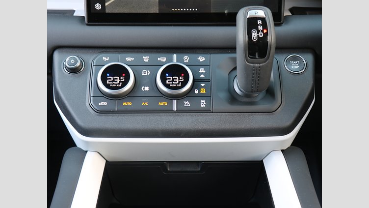 2024 認定中古車 Land Rover Defender 110 ゴンドワナストーン D350 ディーゼルマイルドハイブリッド X-Dynamic SE