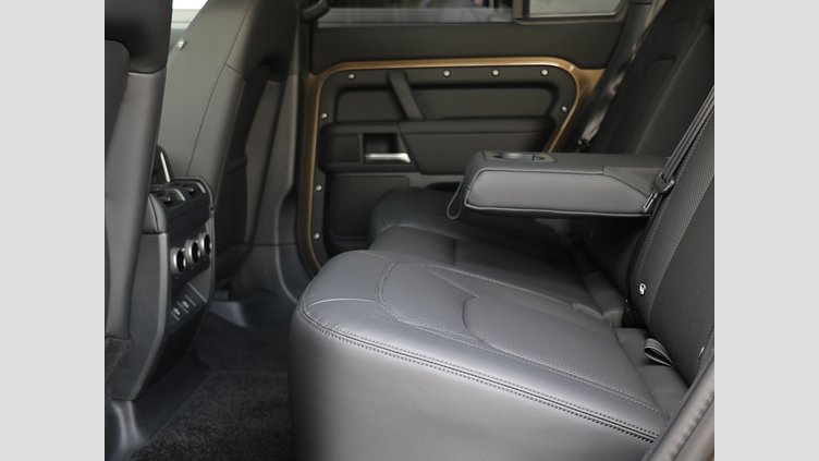 2024 認定中古車 Land Rover Defender 110 ゴンドワナストーン D350 ディーゼルマイルドハイブリッド X-Dynamic SE