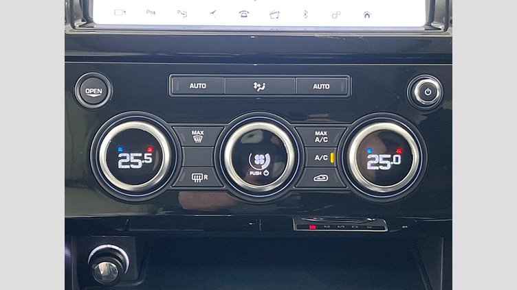 2018 認定中古車 Land Rover Discovery Corris Grey 3.0 litre V6 Supercharged Petrol HSE