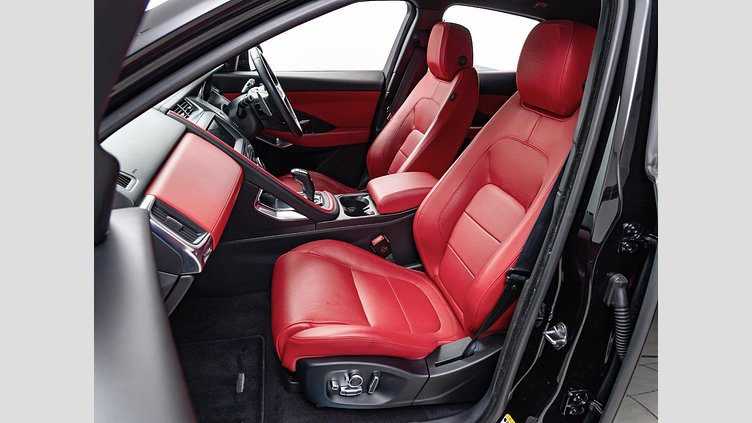 2019 認定中古車 Jaguar E-Pace ナルヴィックブラック P300 オートマチック全輪駆動 R-DYNAMIC S