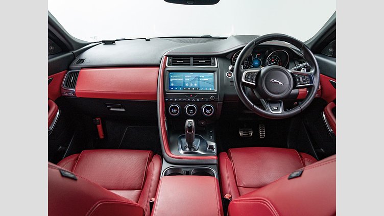 2019 認定中古車 Jaguar E-Pace ナルヴィックブラック P300 オートマチック全輪駆動 R-DYNAMIC S