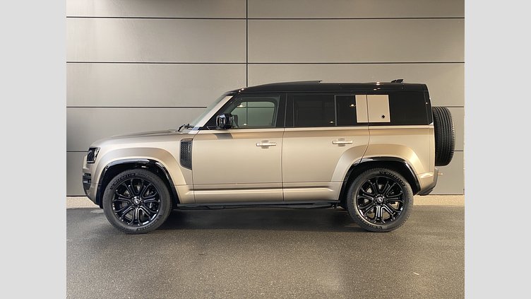 2025 認定中古車 Land Rover Defender 110 ペトラカッパー P635 ガソリンV8マイルドハイブリッド OCTA