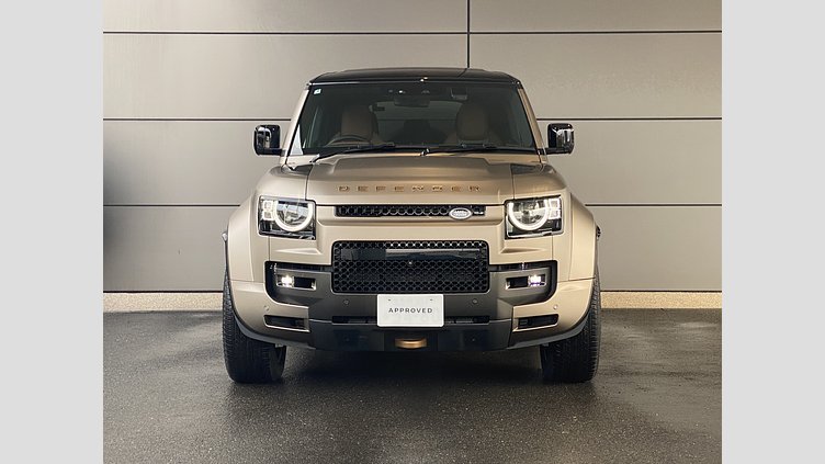 2025 認定中古車 Land Rover Defender 110 ペトラカッパー P635 ガソリンV8マイルドハイブリッド OCTA