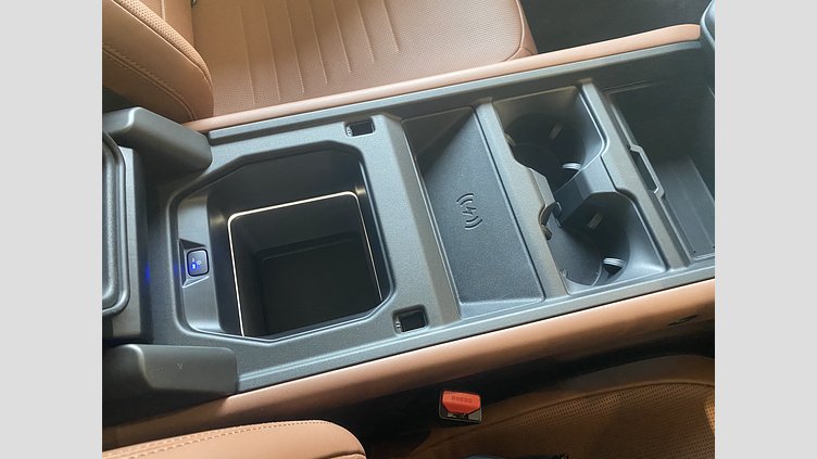 2025 認定中古車 Land Rover Defender 110 ペトラカッパー P635 ガソリンV8マイルドハイブリッド OCTA