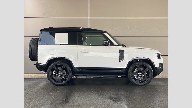 2024 認定中古車 Land Rover Defender 90 フジホワイト D350 ディーゼルマイルドハイブリッド X-Dynamic HSE