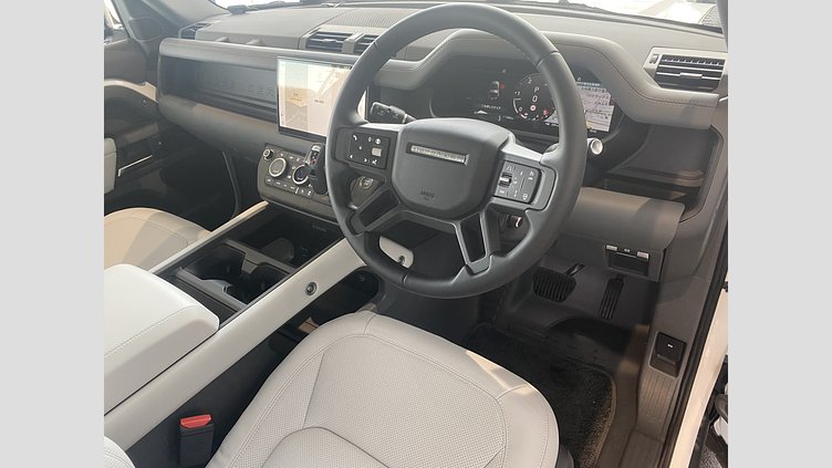 2024 認定中古車 Land Rover Defender 90 フジホワイト D350 ディーゼルマイルドハイブリッド X-Dynamic HSE