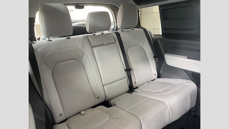 2024 認定中古車 Land Rover Defender 90 フジホワイト D350 ディーゼルマイルドハイブリッド X-Dynamic HSE