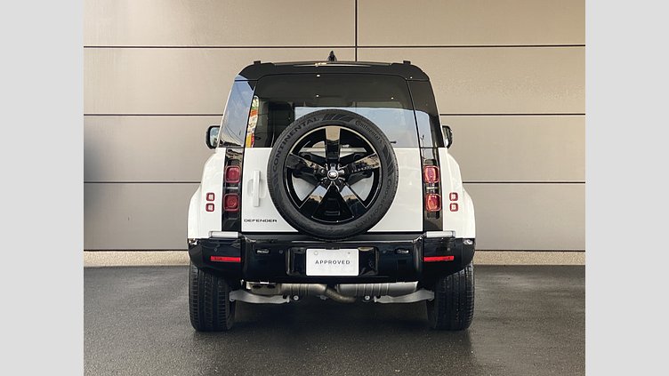 2024 認定中古車 Land Rover Defender 90 フジホワイト D350 ディーゼルマイルドハイブリッド X-Dynamic HSE